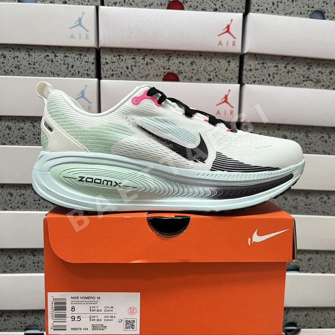 나이키 [XY] 보메로 18 IM6676-104 201156 Nike Vomero 18 White Glacier Blue Hyper Pink