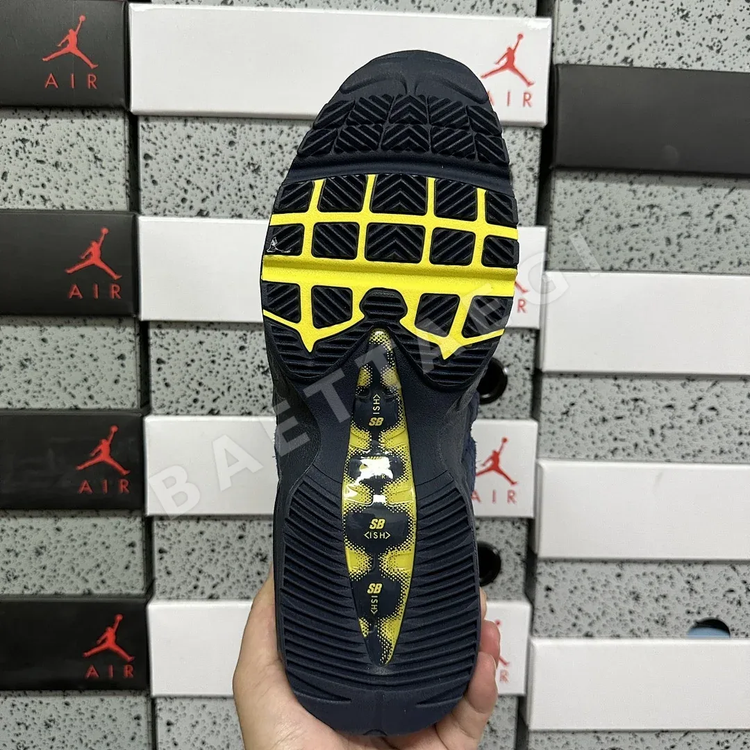 나이키 [GX] 에어 맥스 95 SB HQ8492-400 201222 Nike Air Max 95 SB Eric Koston Obsidian 상세 이미지 4