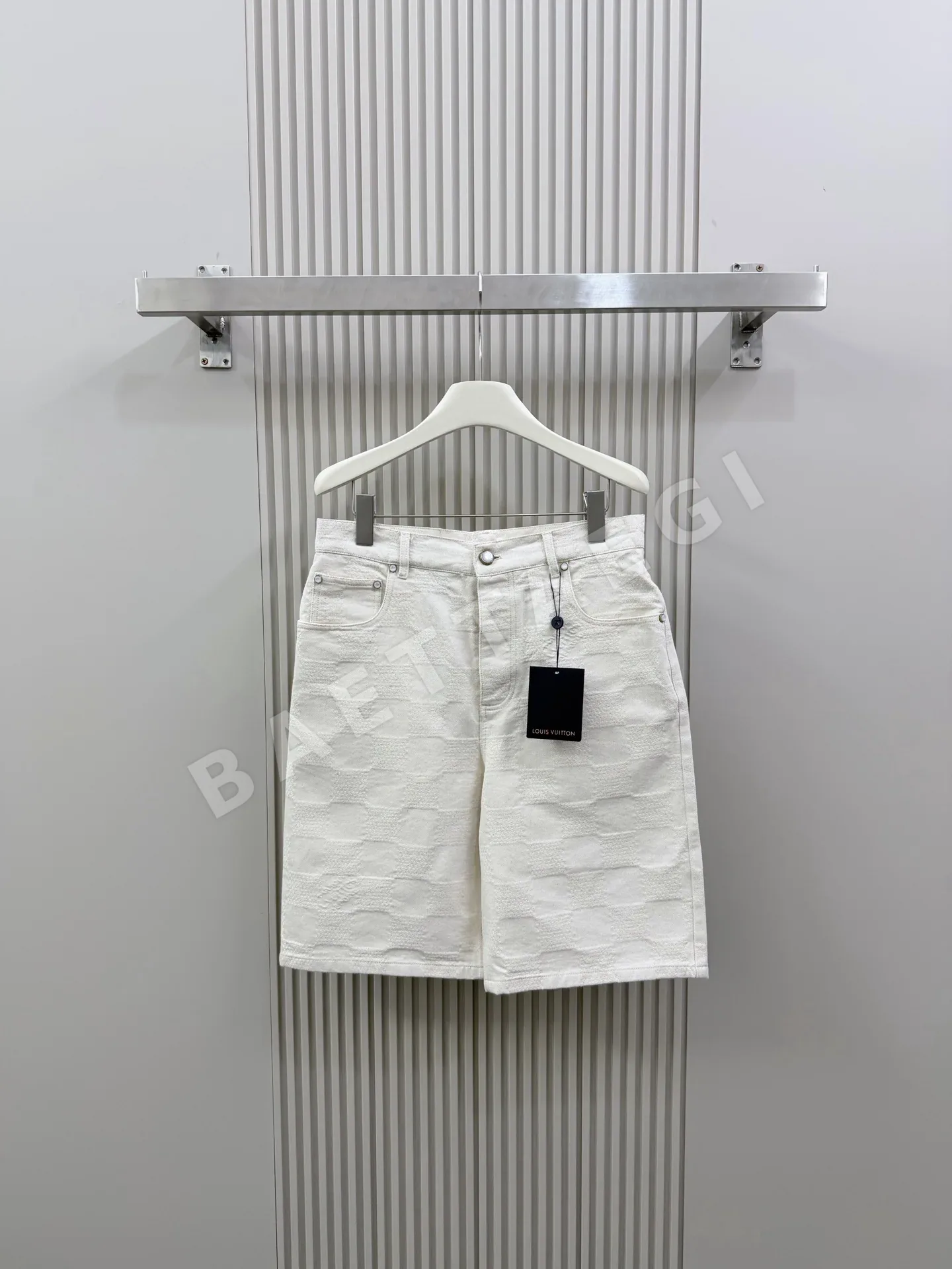 루이비통 체커보드 자수 경량 데님 반바지