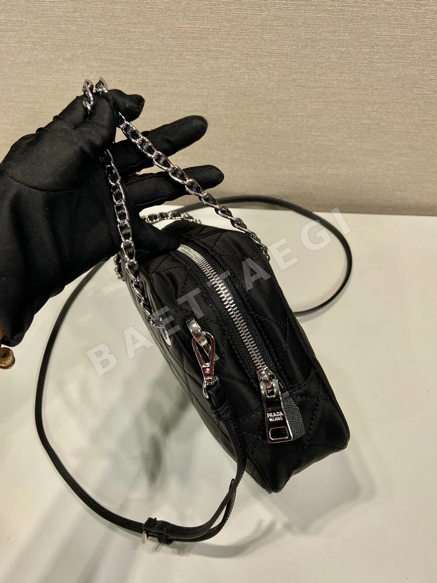 프라다 나일론 카메라 가방 1BD642 상세 이미지 6