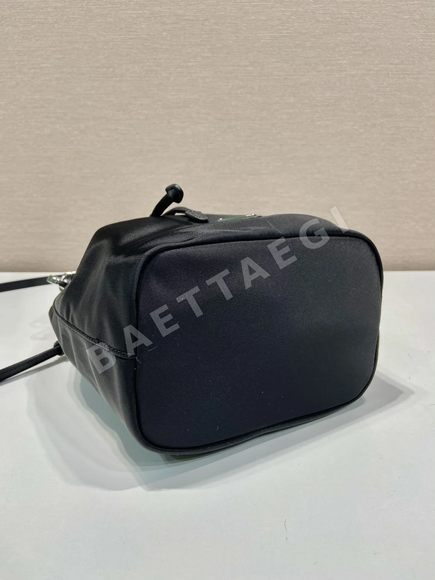 프라다 나일론 빈티지 버킷백 상세 이미지 6