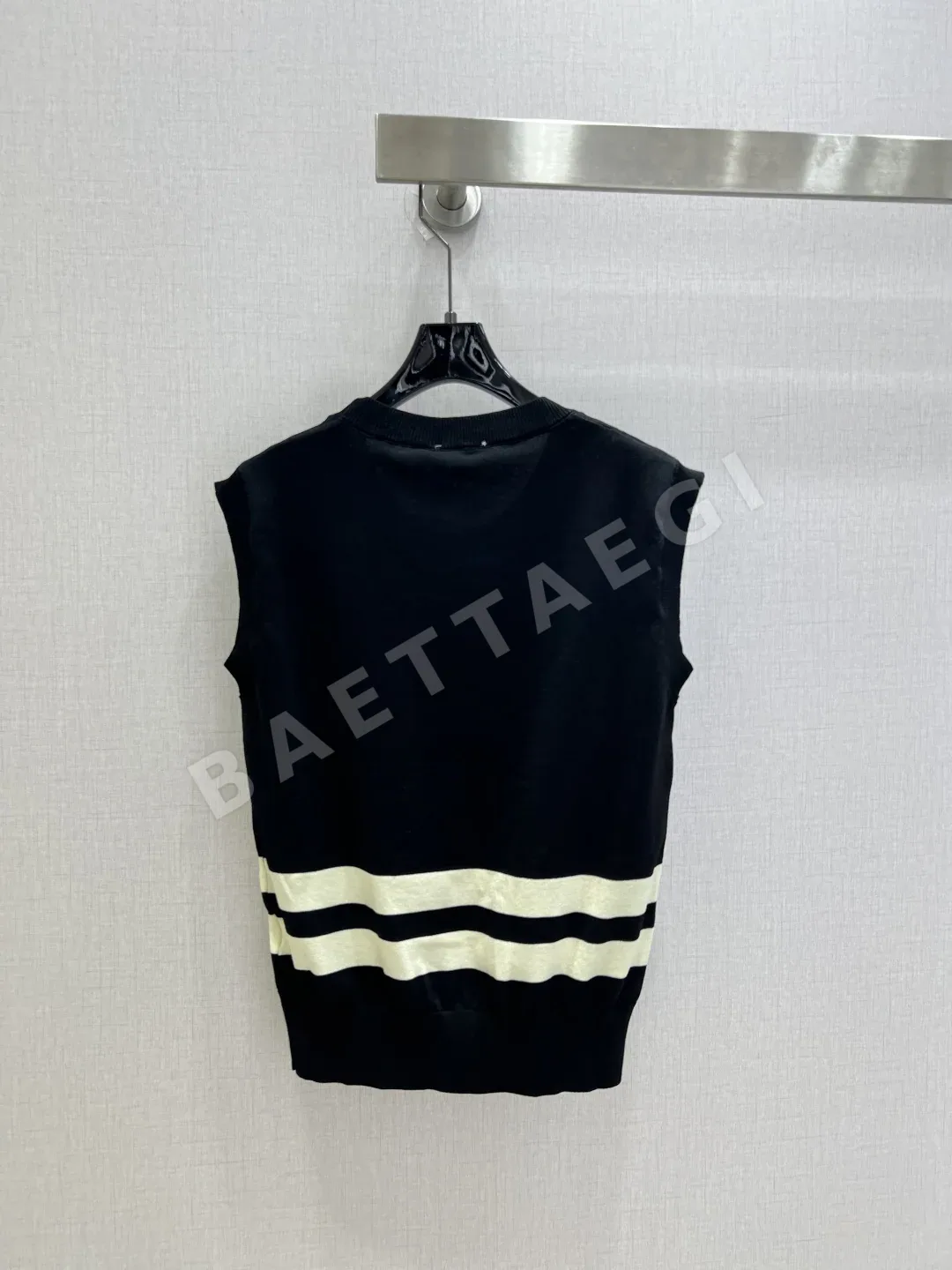 샤넬 더블 C 로고 여성 니트 반팔 베스트 상세 이미지 9