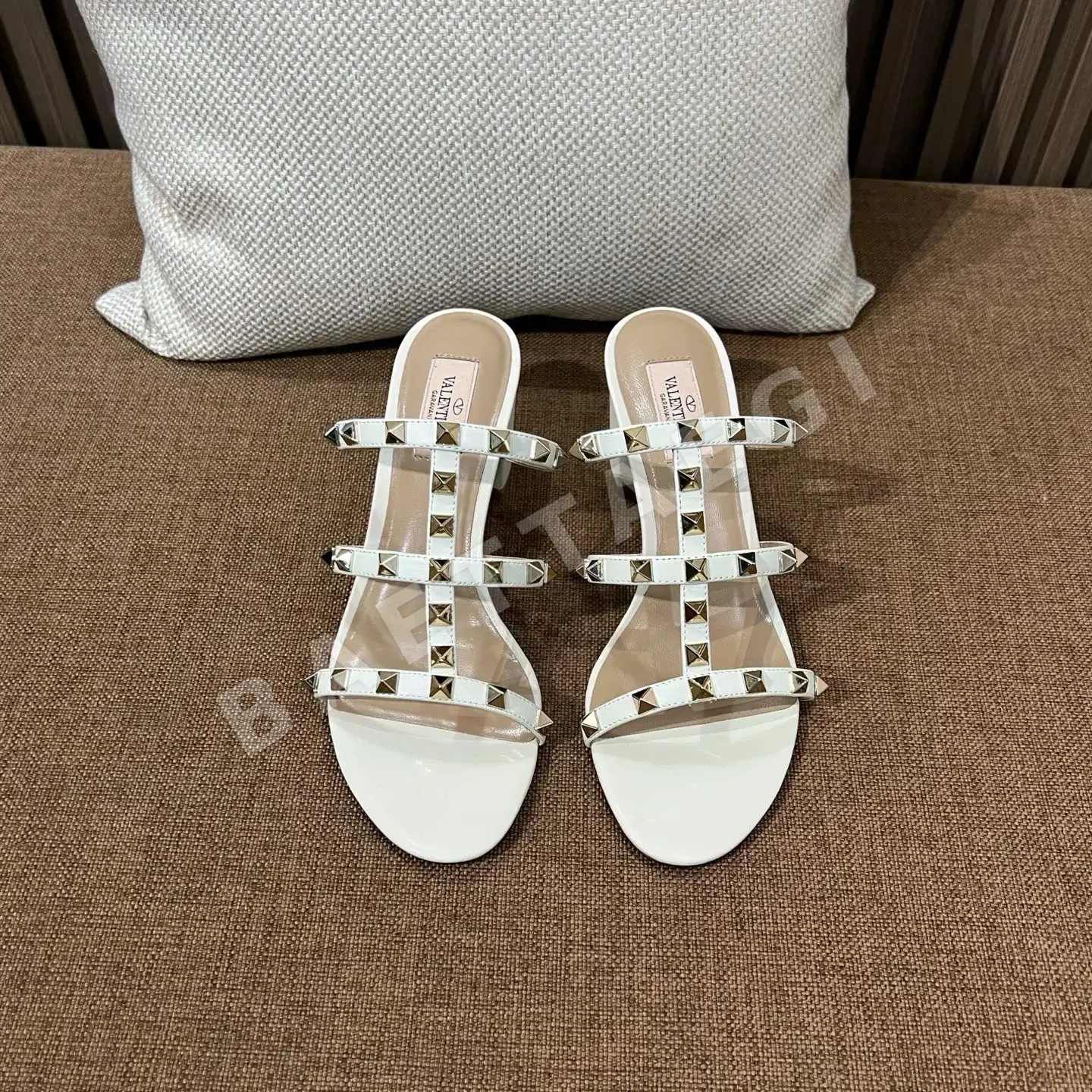 발렌티노 스터드 청키굽 슬리퍼 24599