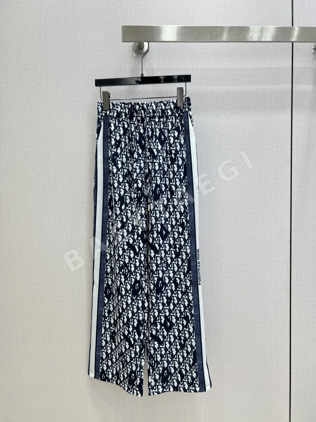 디올 모노그램 사이드 웨빙 여성 바지 상세 이미지 3
