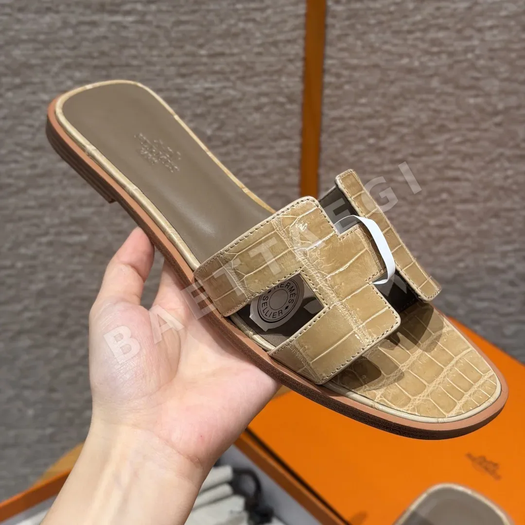 에르메스 오란 샌들 밀크티 악어가죽 H 컷아웃 상세 이미지 3