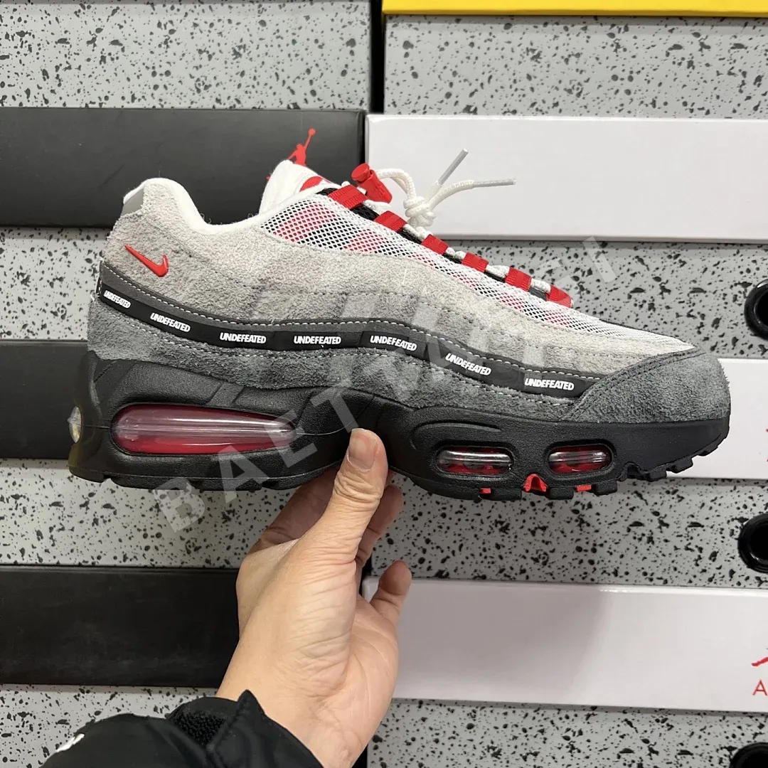 나이키 [GX] 에어 맥스 95 SP 레드 IB4523-003 201259 Nike Air Max 95 SP Undefeated Geo 상세 이미지 9