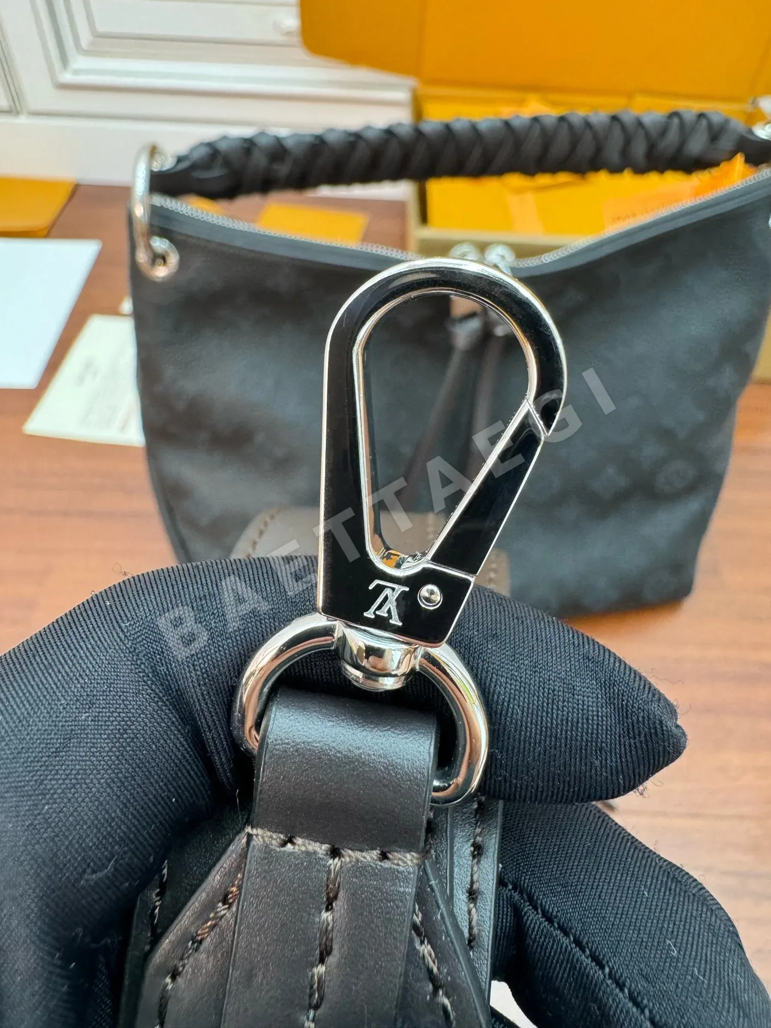 루이비통 M56073 가방 상세 이미지 7