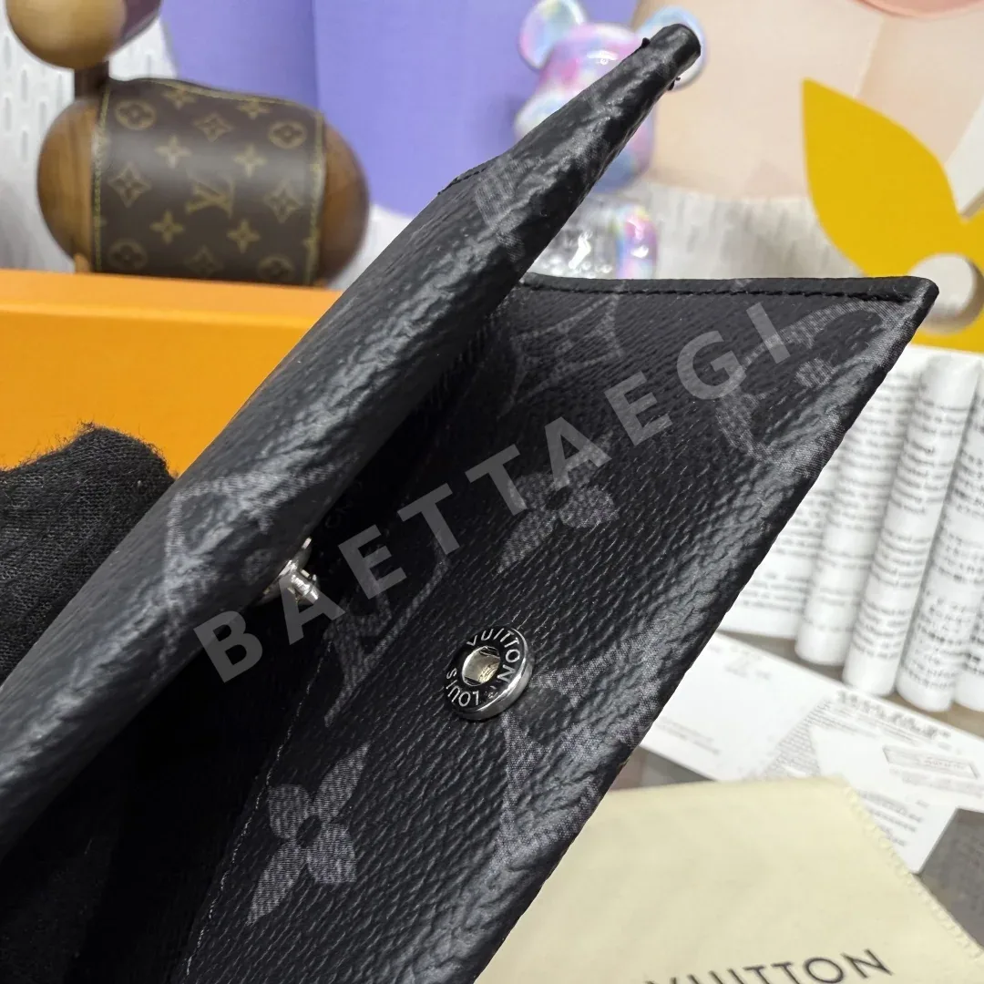 루이비통 모노그램 에클립스 카드 홀더 지갑 상세 이미지 7