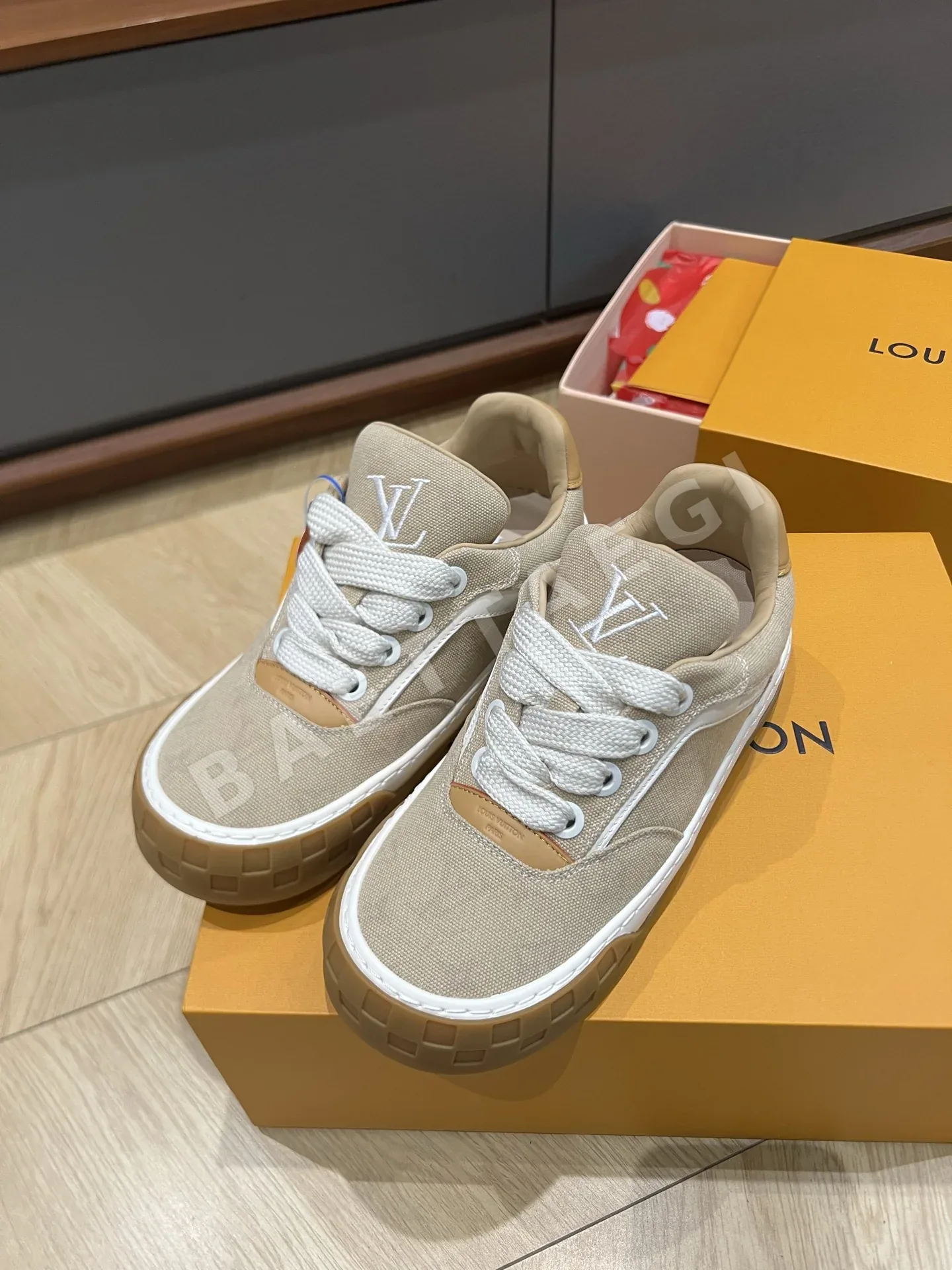 루이비통 LV 26 경사 커플 스케이트보드 신발 99527