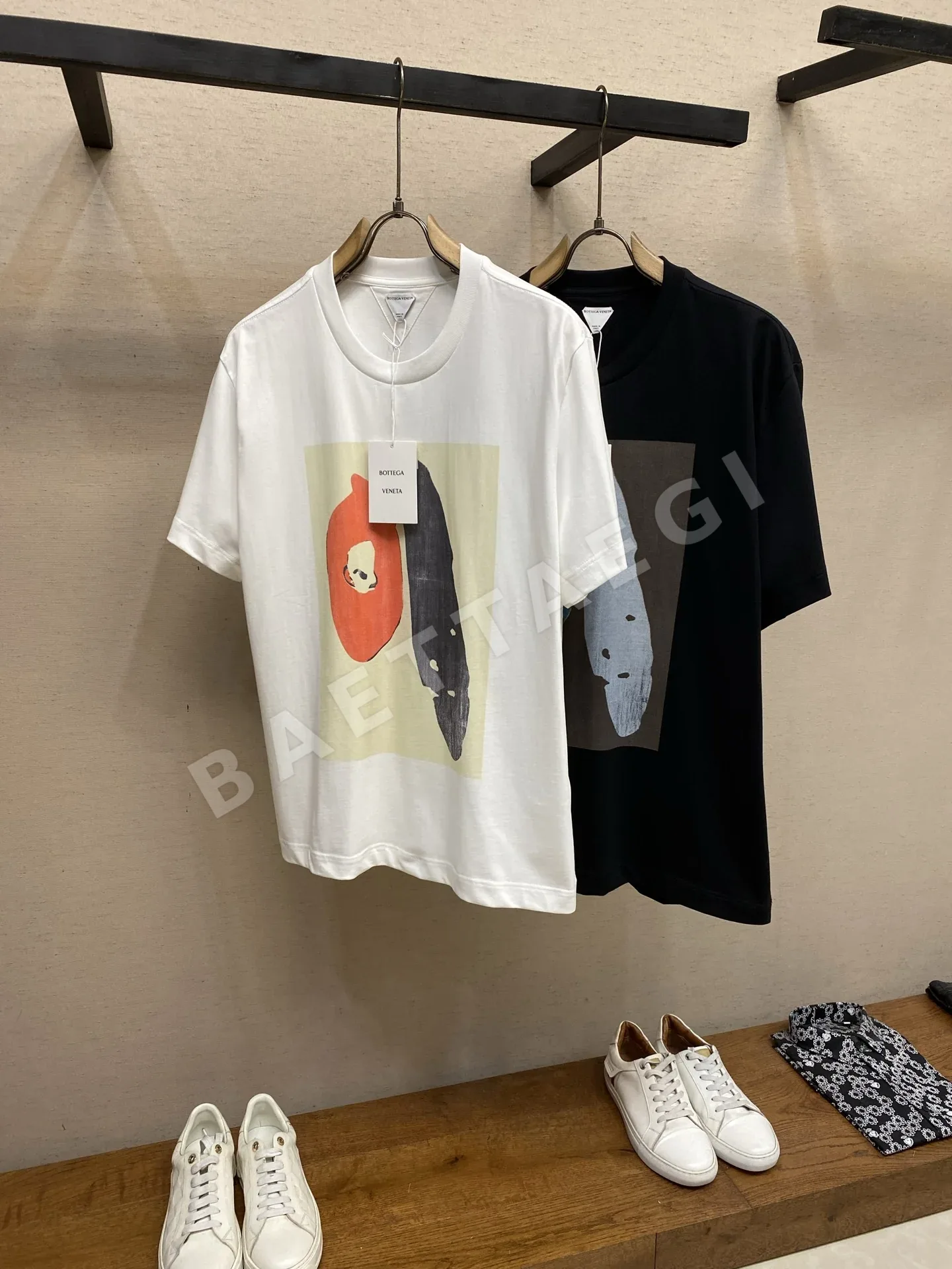 보테가베네타 추상 얼굴 프린트 코튼 반팔 티셔츠 상세 이미지 3