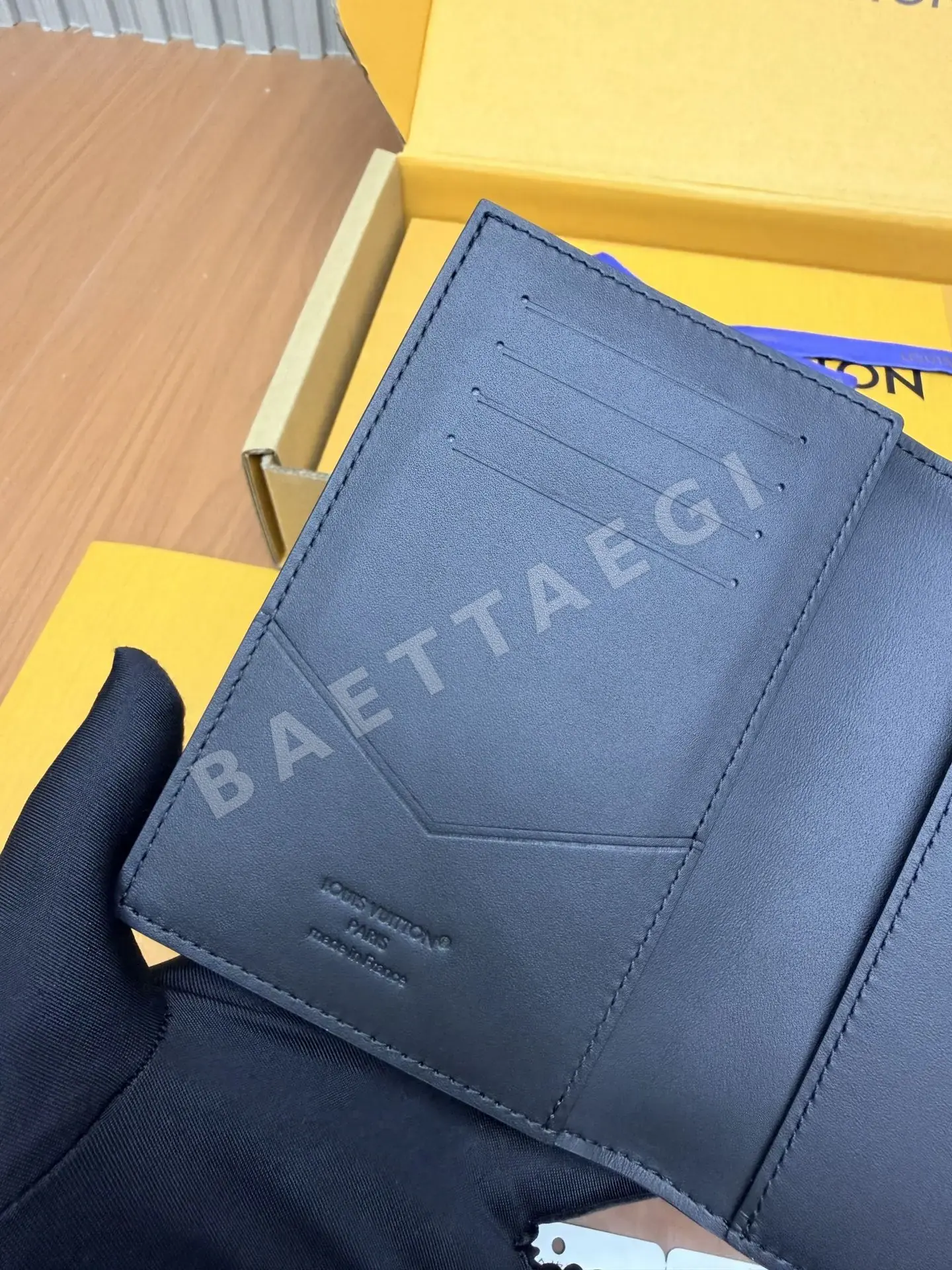 루이비통 올 스틸 지갑 상세 이미지 9