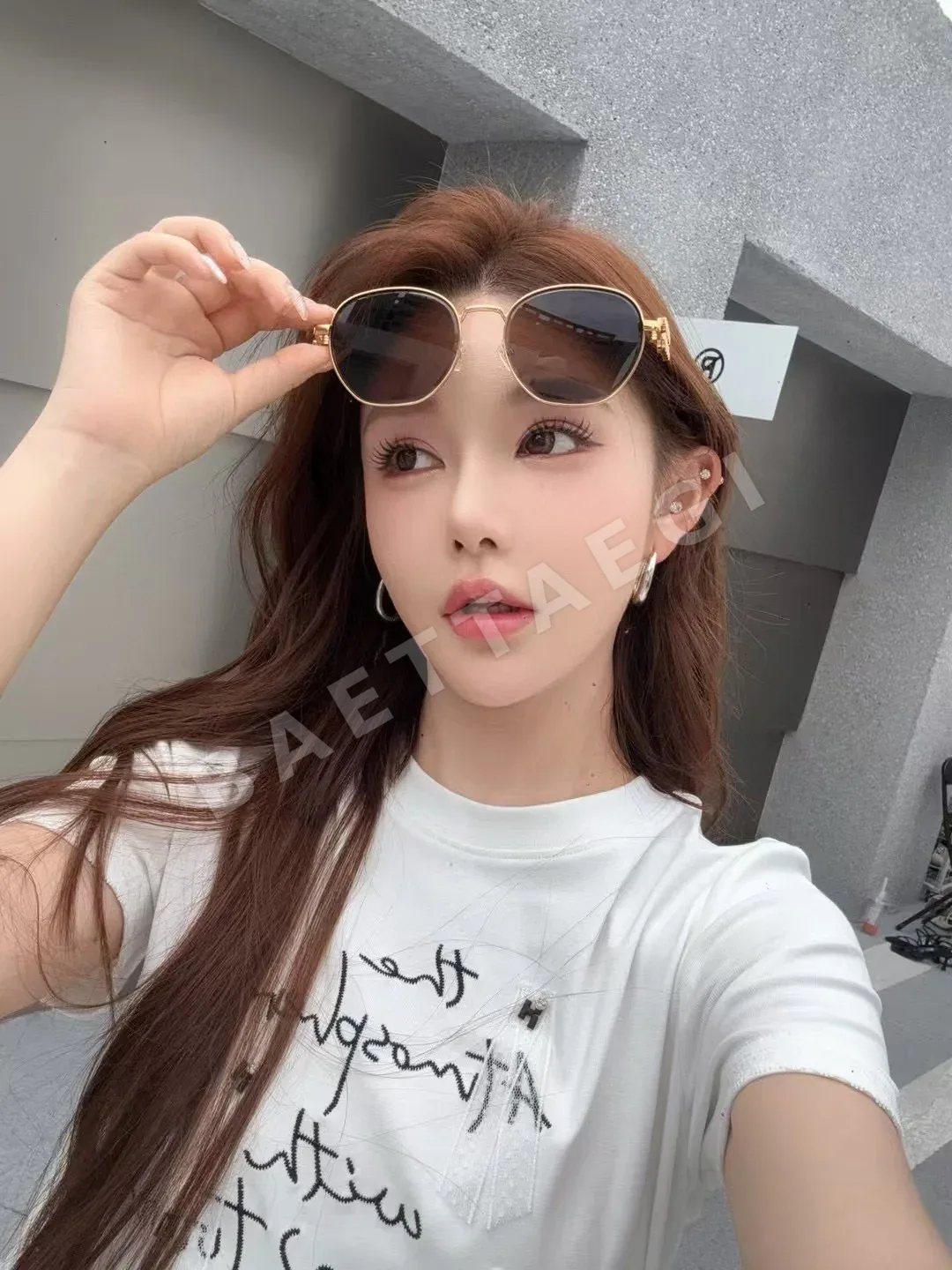 미우미우 MU56 ZS 선글라스 상세 이미지 2