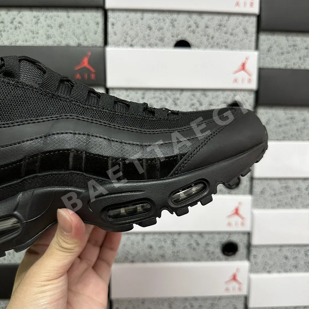 나이키 [GX] 에어 맥스 95 CI3705-001 201224 Nike Air Max 95 Essential Triple Black 상세 이미지 9