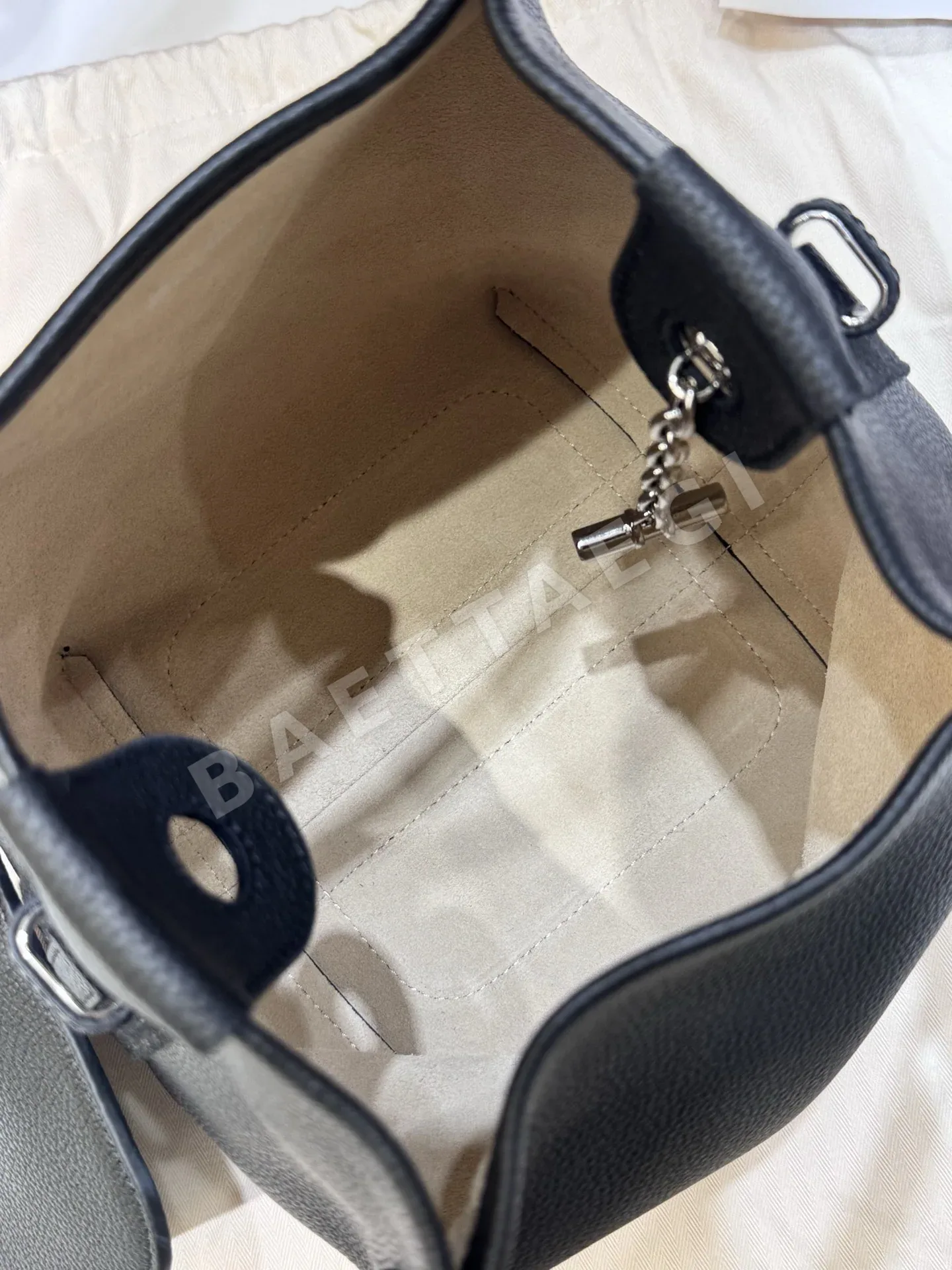 로로피아나 가방 상세 이미지 5