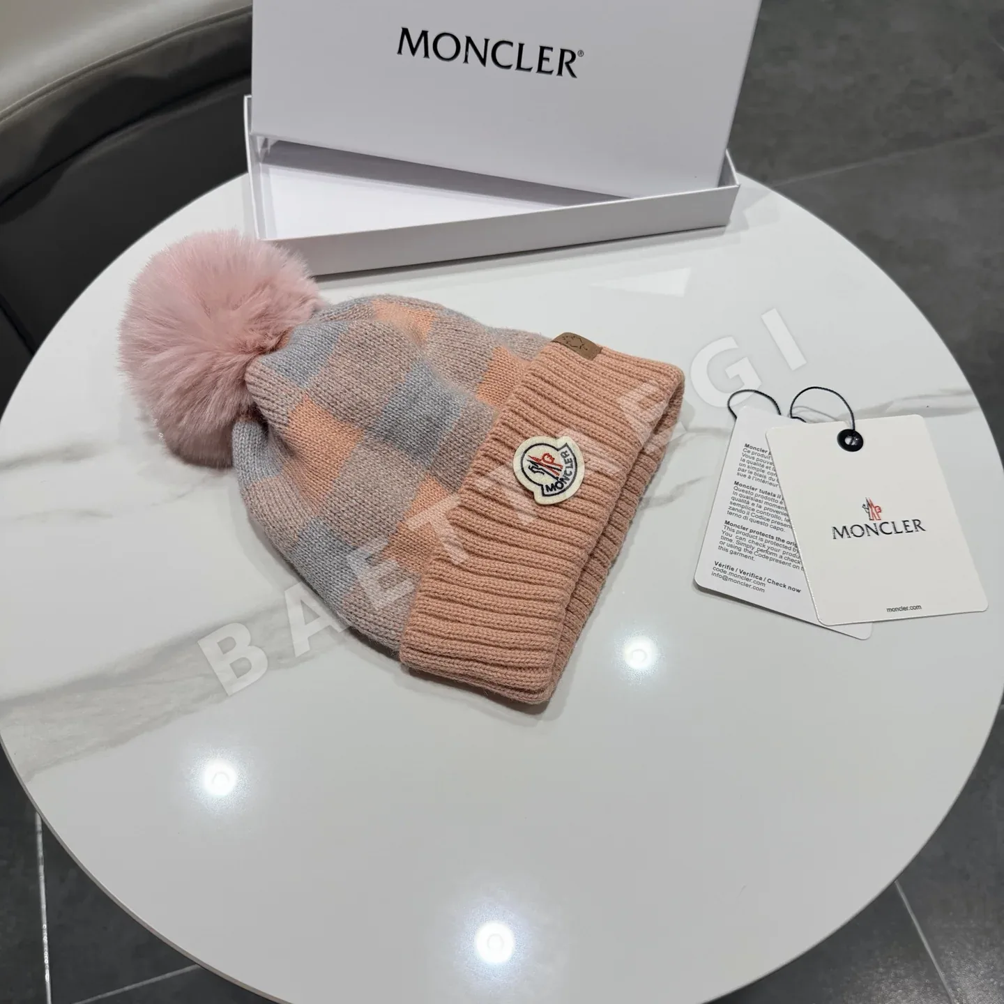 몽클레르 플리스 안감 체크 버킷햇 상세 이미지 3