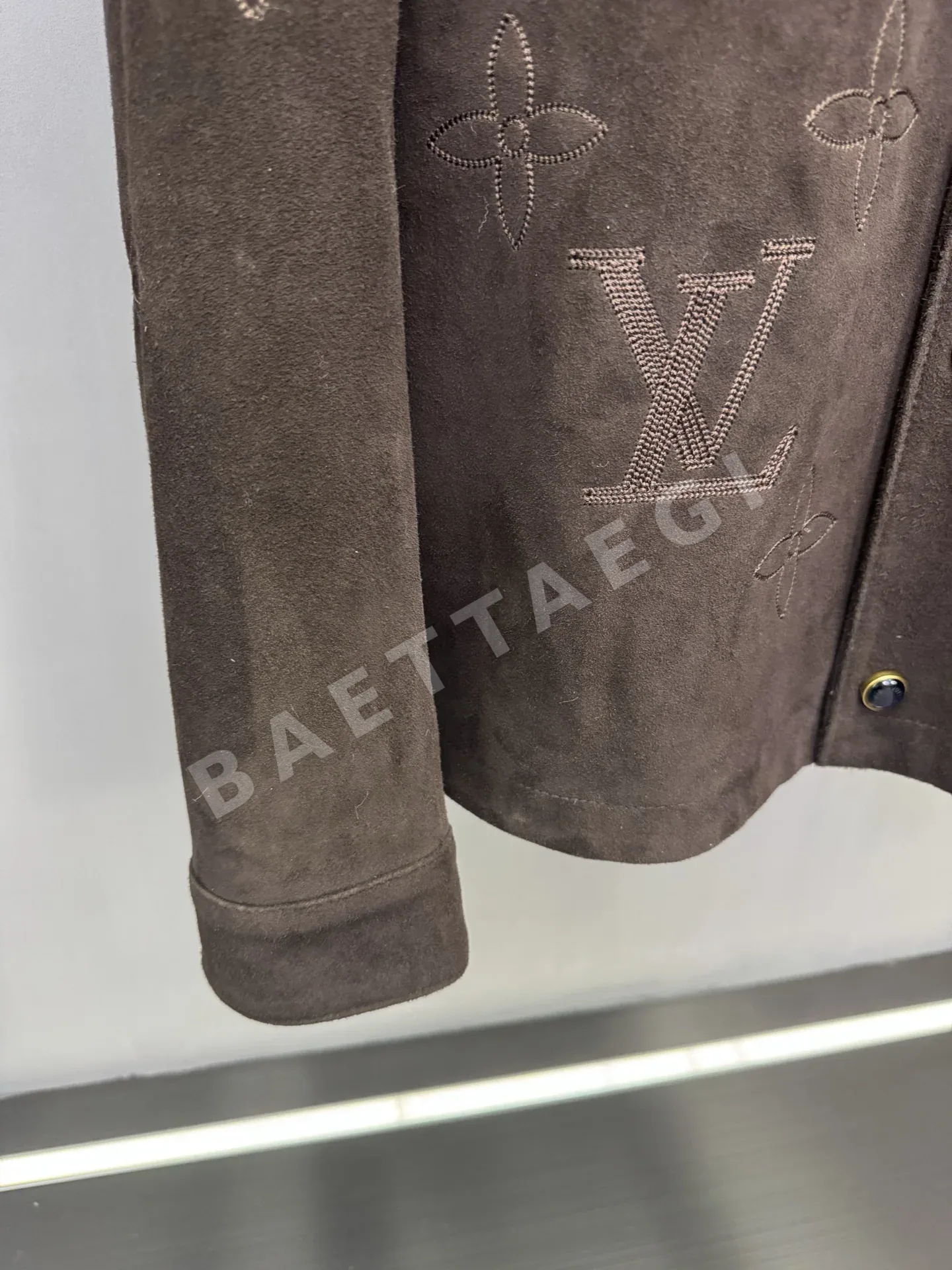 루이비통 스웨이드 모노그램 자수 남성 자켓 상세 이미지 8