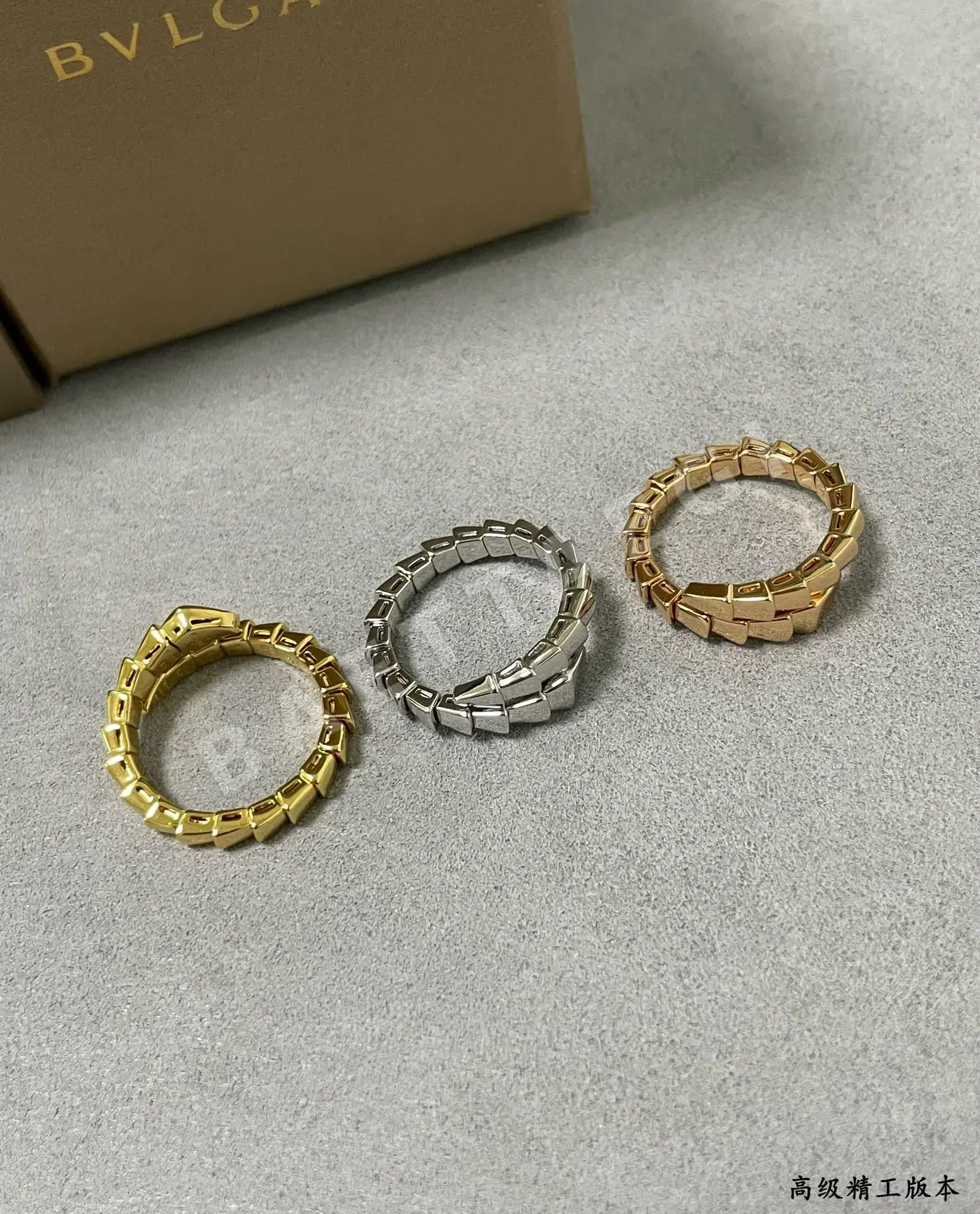 불가리 스네이크 스프링 반지 상세 이미지 4