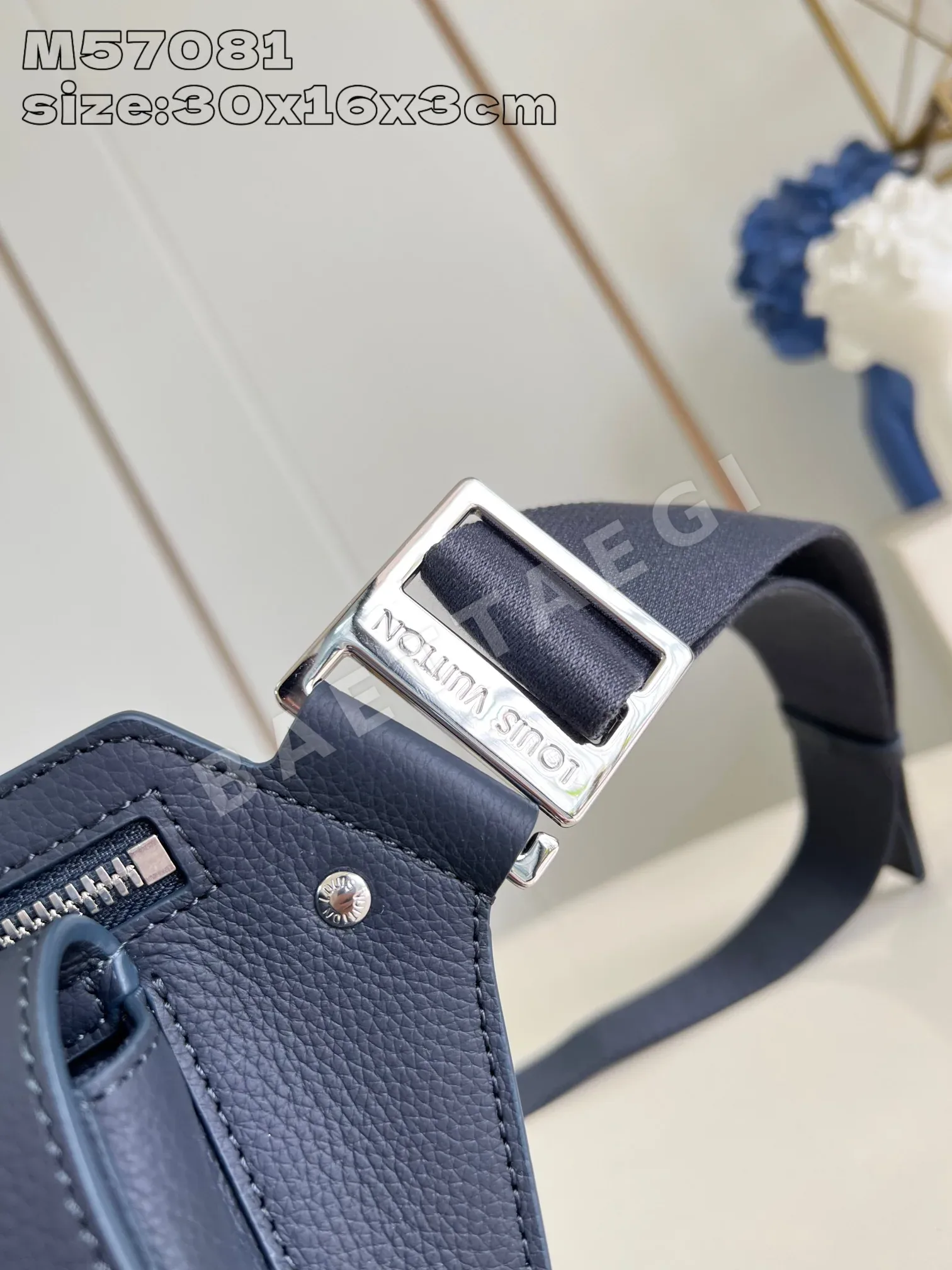 루이비통 M57081 블루 숄더백 미니 상세 이미지 3