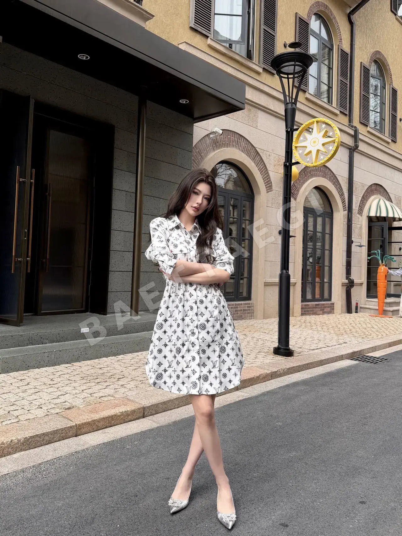 루이비통 폴로 카라 프린트 원피스