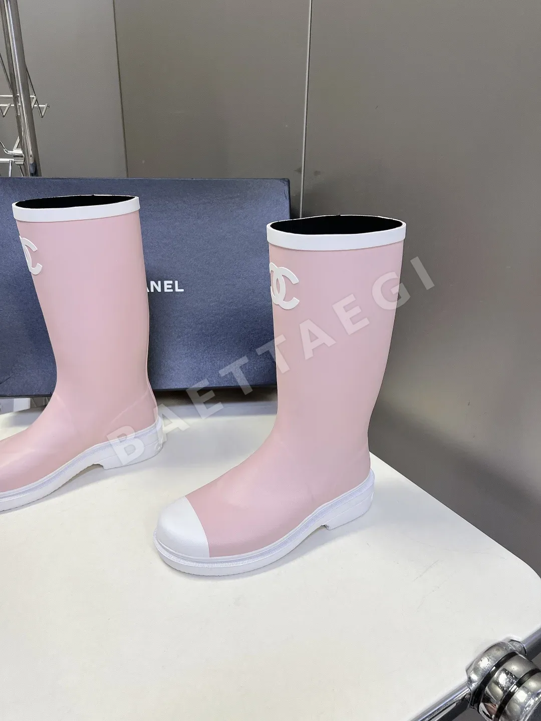 샤넬 블랙 화이트 컬러블록 더블 C 고무 미들 부츠 상세 이미지 3