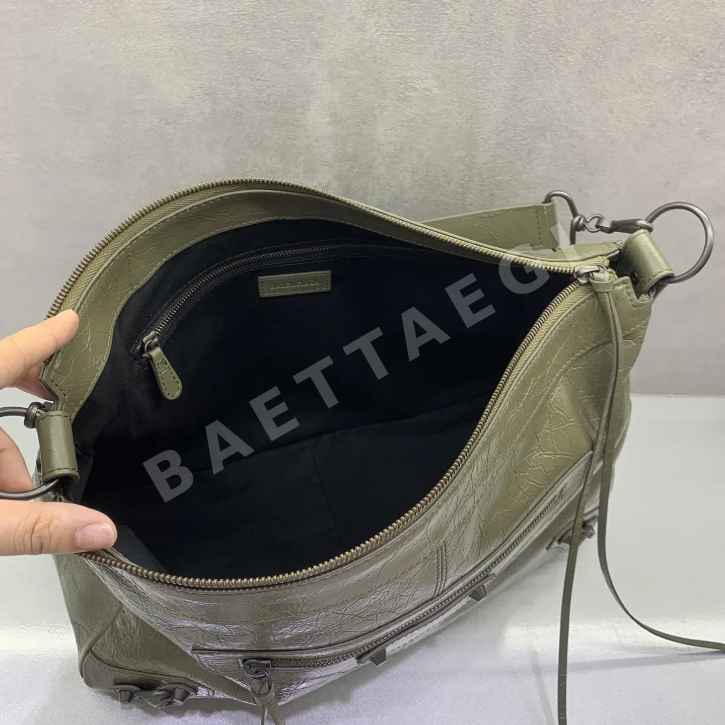 발렌시아가 모토크로스 바디백 가방 상세 이미지 7
