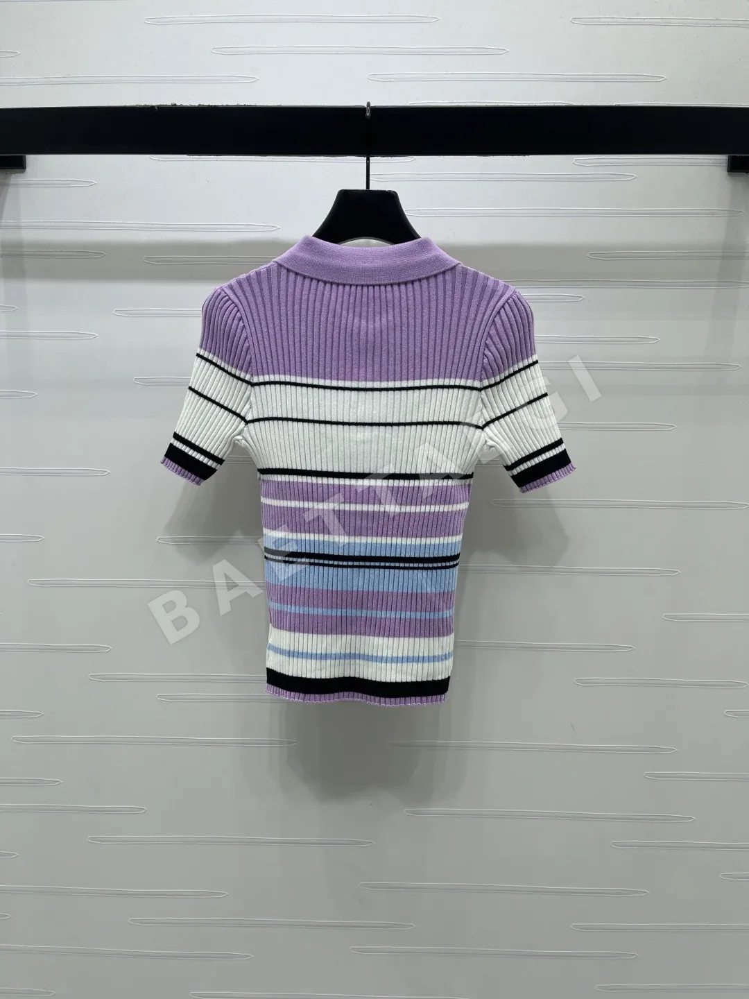샤넬 스트라이프 슬림핏 카라 반팔 티셔츠 상세 이미지 8