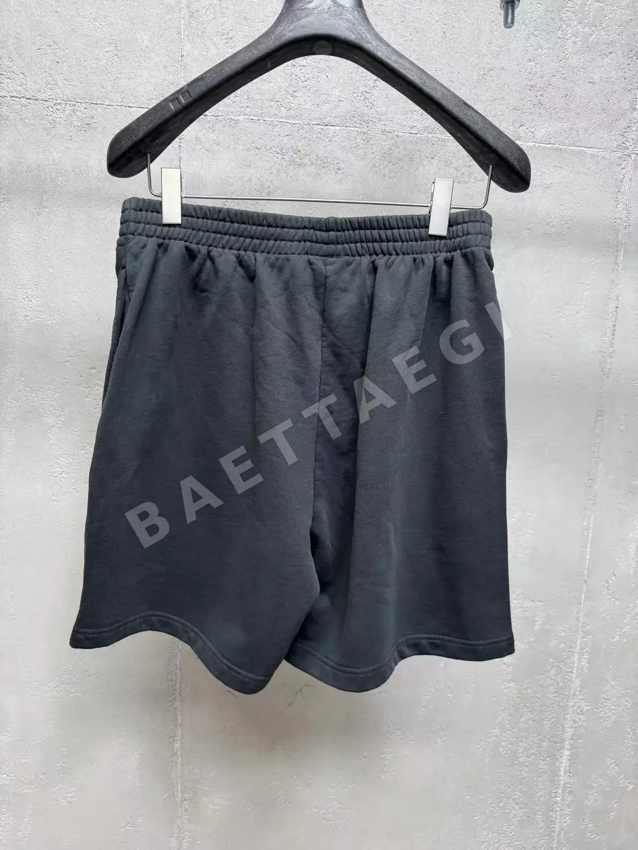 발렌시아가 남성 반바지 상세 이미지 2
