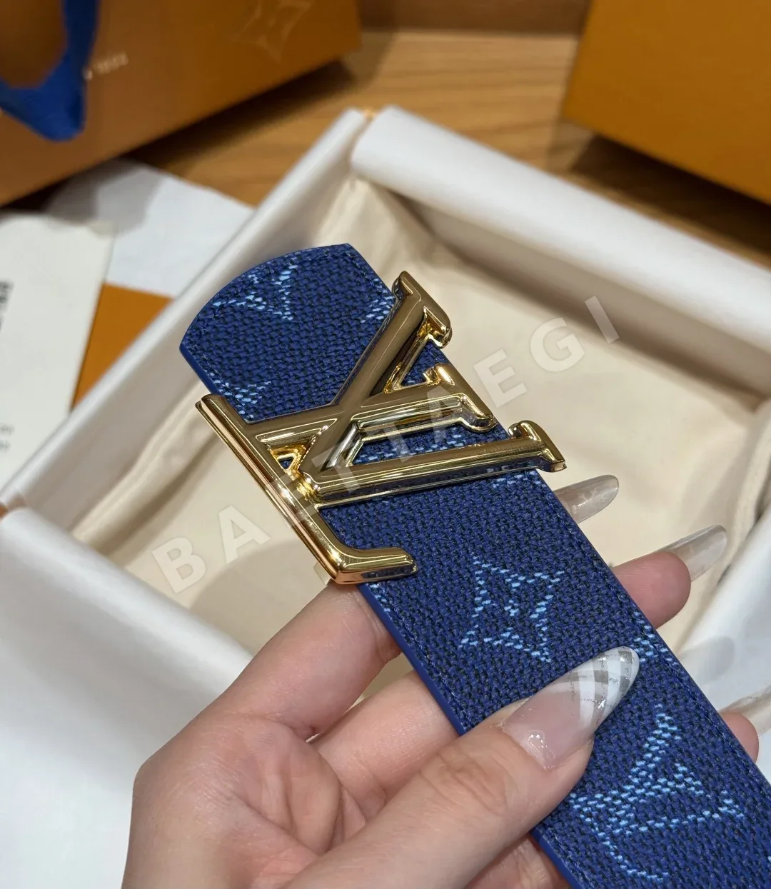 루이비통 디멘션 모노그램 헤리티지 40mm 리버시블 벨트 상세 이미지 7