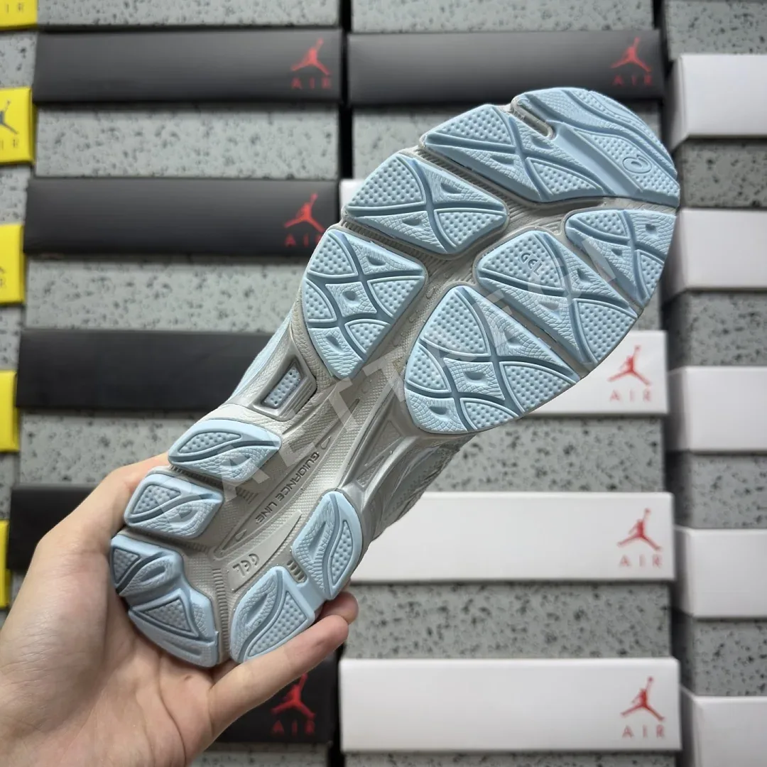 아식스 [WZ] 젤 NYC 1203A739-401 200477 Asics Gel-NYC Storm Cloud Pure Silver 상세 이미지 6