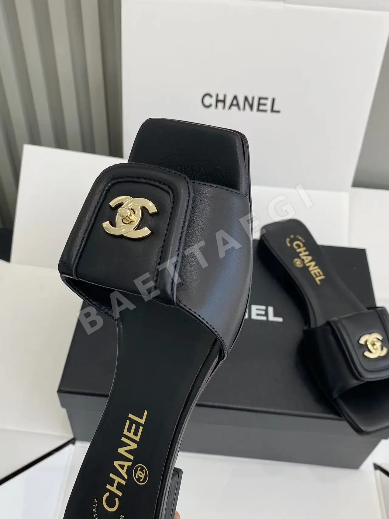 샤넬 스퀘어 토 더블 C 플랫 샌들 상세 이미지 6