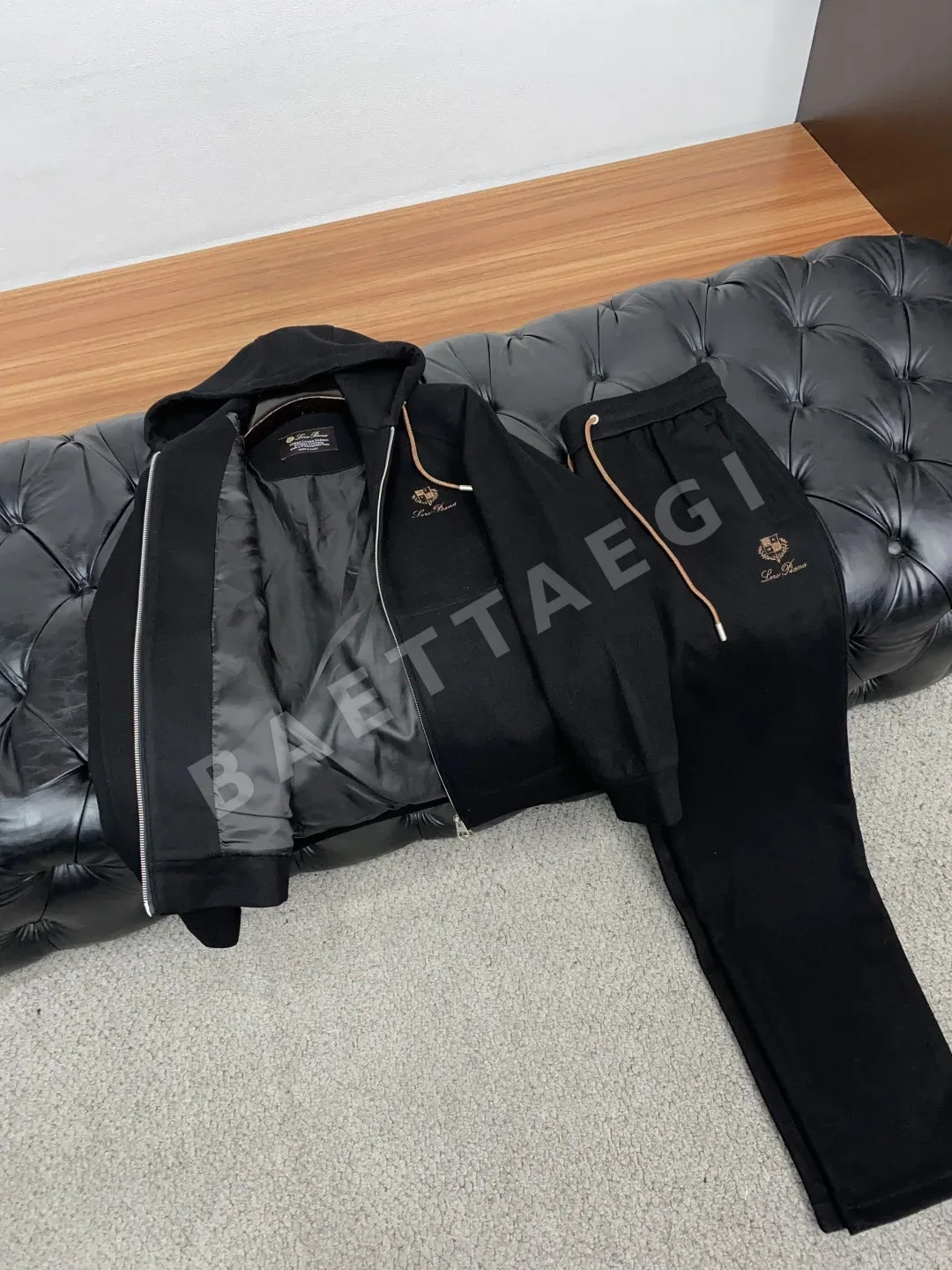 로로피아나 스트레치 코튼 집업 재킷 팬츠 세트 상세 이미지 7