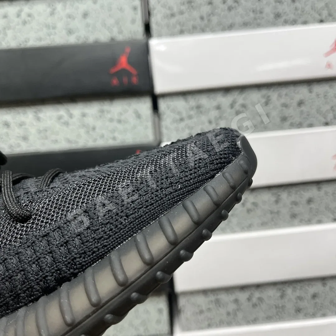 아디다스 [R] 이지 부스트 350 V2 HQ4540 200736 Adidas Yeezy Boost 350 V2 상세 이미지 2