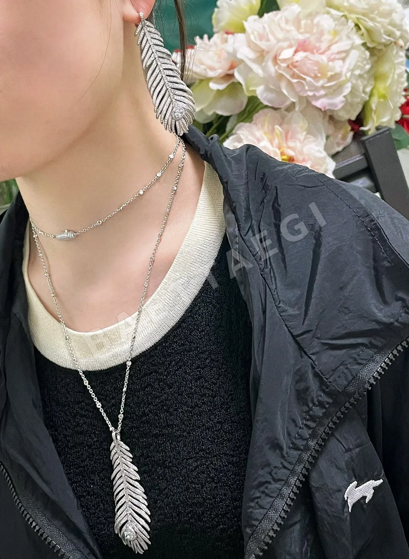 부쉐론 다이아몬드 페더 목걸이 상세 이미지 2