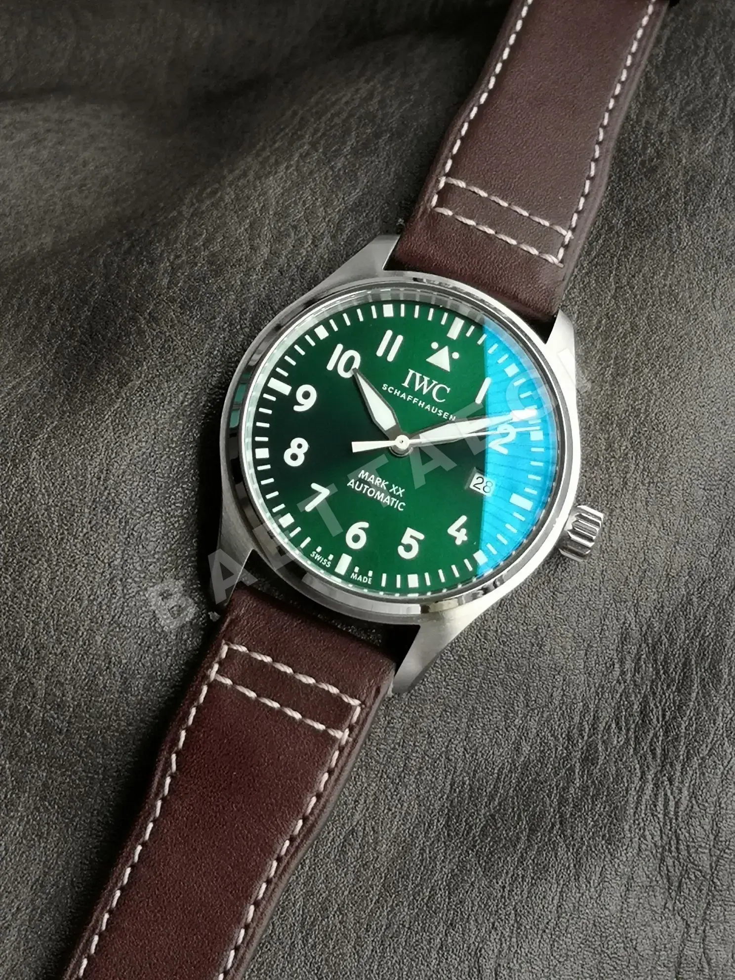 IWC 파일럿 그린 다이얼 자동 시계 IW328205 상세 이미지 3