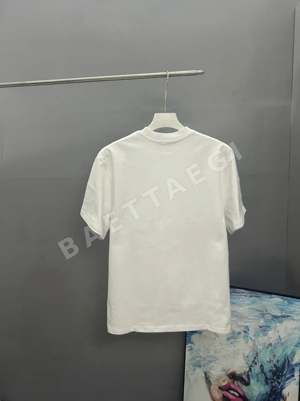 발렌티노 클래식 프린트 크루넥 반팔 티셔츠 상세 이미지 2