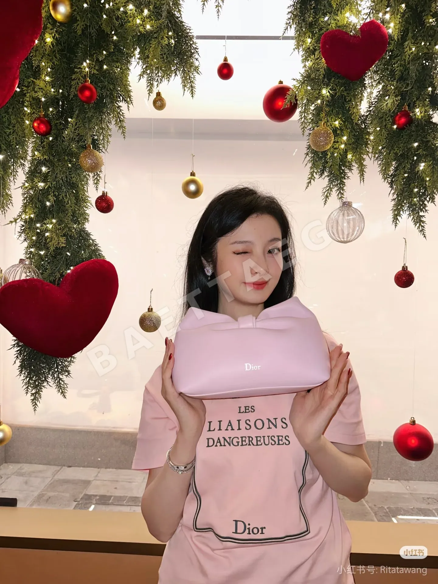 디올 여성 로고 프레임 라운드넥 반팔 티셔츠 상세 이미지 7