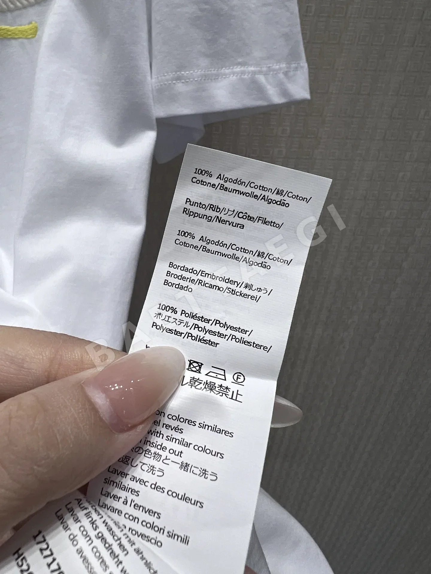 로에베 여성 자수 로고 반팔 티셔츠 상세 이미지 9