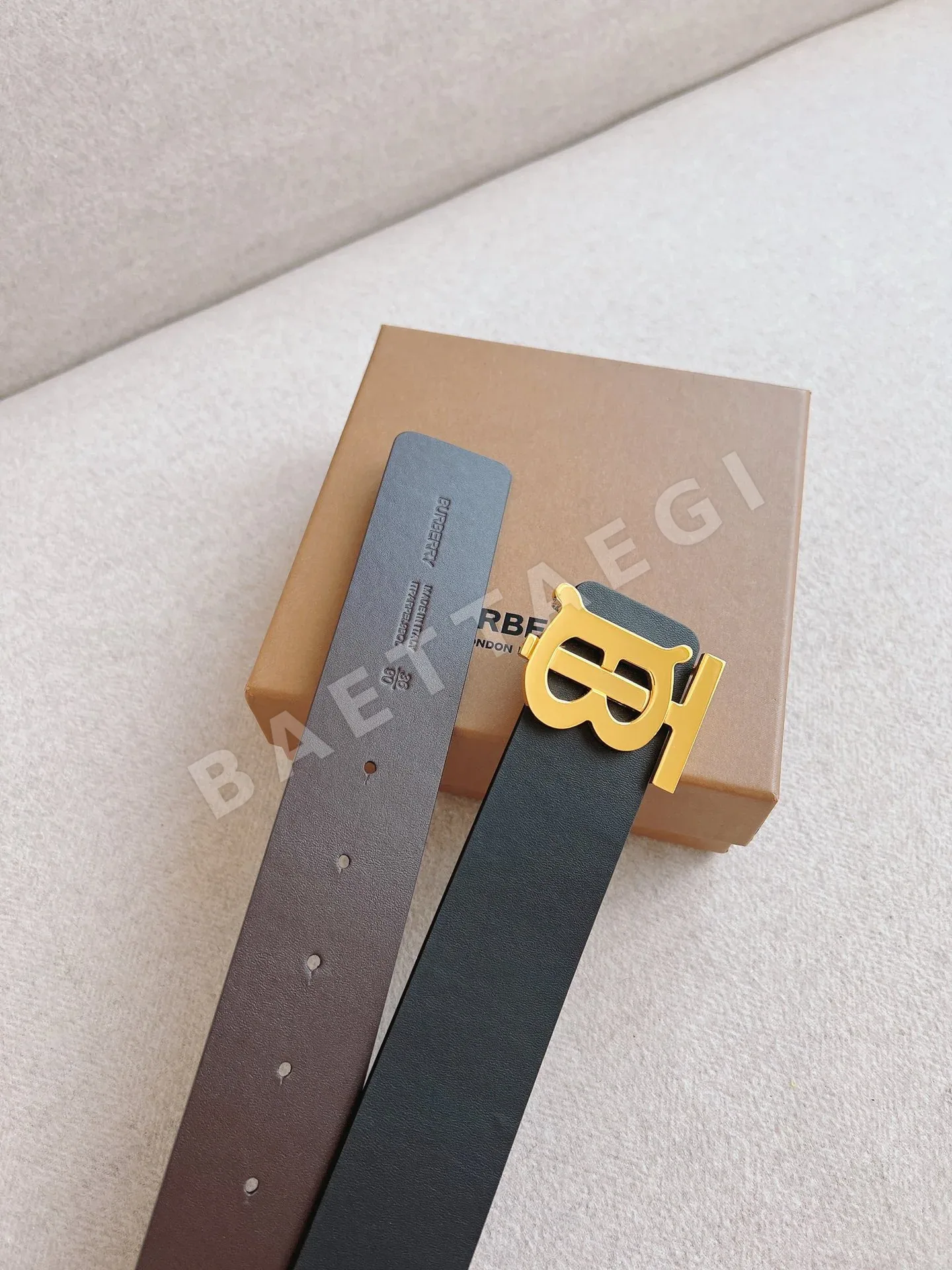 버버리 가죽 벨트 상세 이미지 6