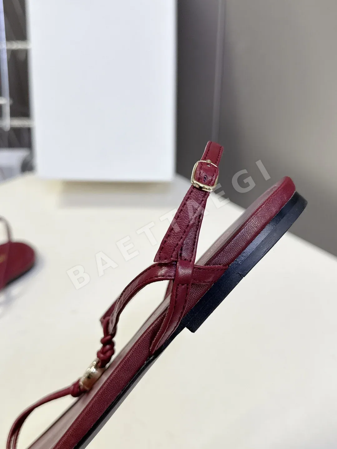 셀린느 개선문 가죽 비치 샌들 상세 이미지 7
