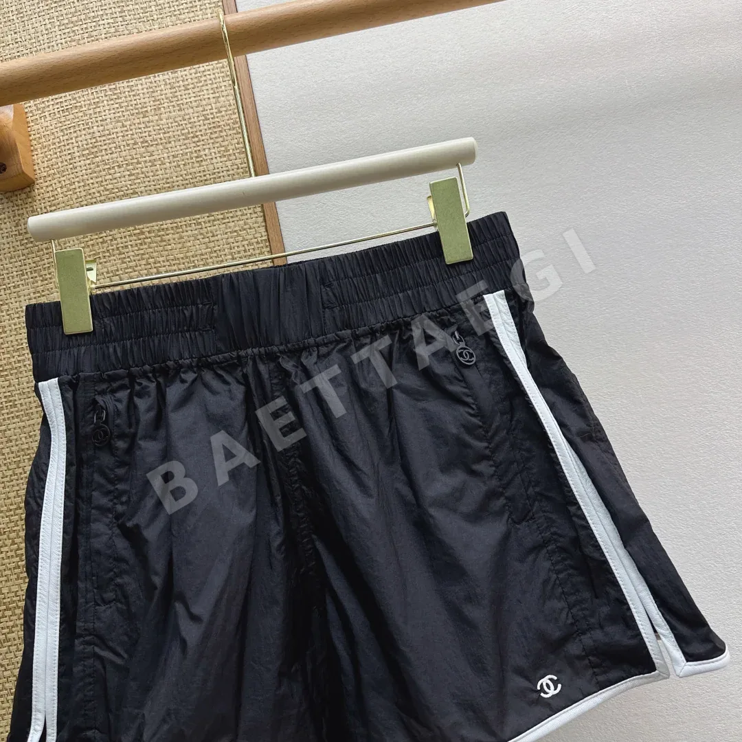 샤넬 램스킨 트리밍 컬러 블록 여성 하이웨이스트 액티브 반바지 상세 이미지 3