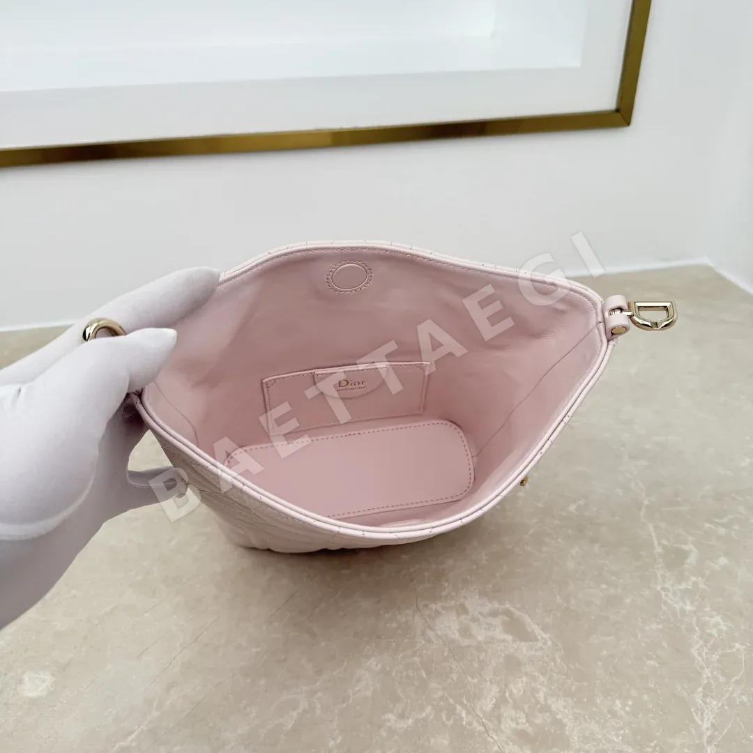디올 뚜주흐 호보 미니 버킷백 상세 이미지 8