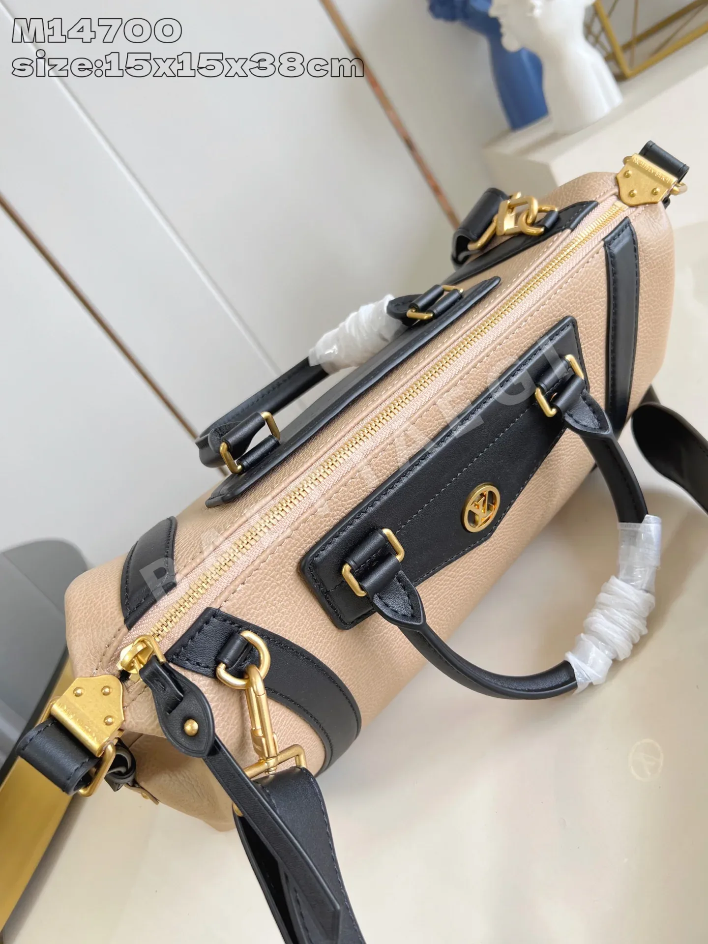 루이비통 LV 바이커 미디엄 핸드백 M14700 상세 이미지 6