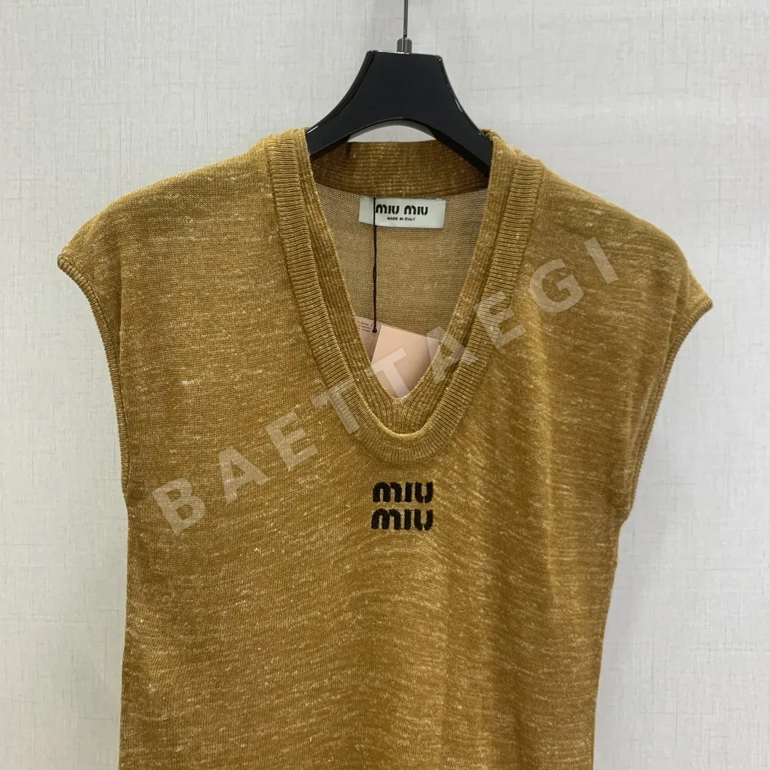 미우미우 캐러멜 브라운 V넥 민소매 니트 탑 상세 이미지 4