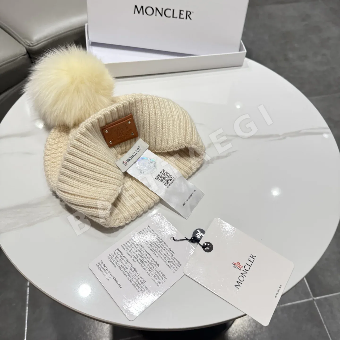 몽클레르 폼폼 울 모자 상세 이미지 10