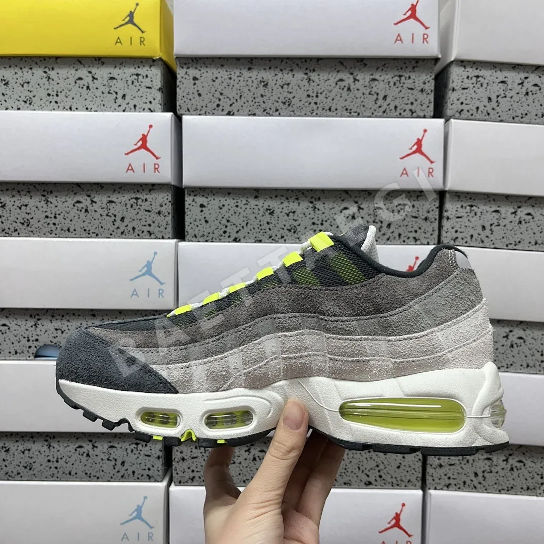 나이키 [GX] 에어 맥스 95 OG 블랙 그레이 HM4738-001 201221 Nike Air Max 95 OG Reverse 상세 이미지 2