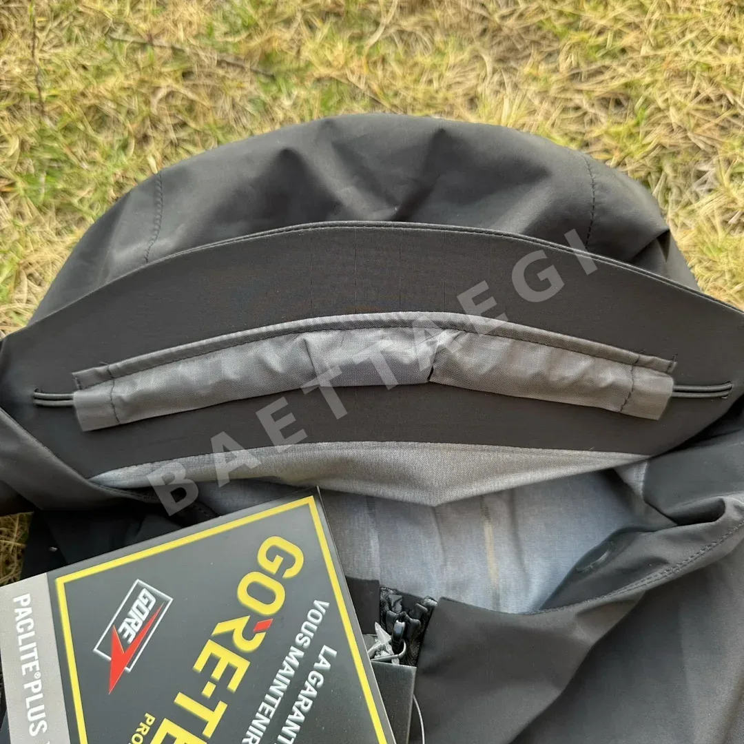 아크테릭스 [TZ] 알파 SV 자켓 6세대 블랙 골드 200130 Arc'teryx Alpha SV Jacket 6 24K Black 상세 이미지 23