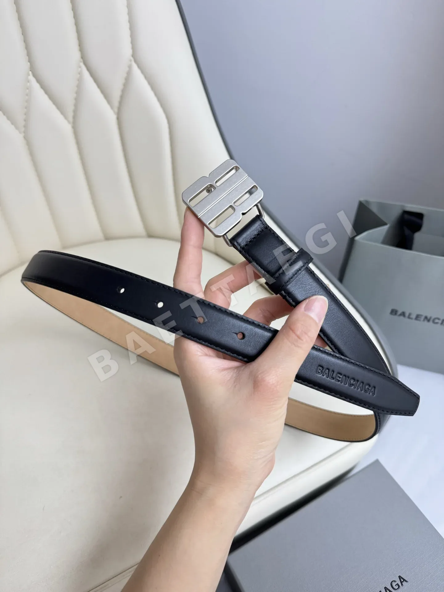 발렌시아가 카프스킨 빈티지 황동 벨트 상세 이미지 2