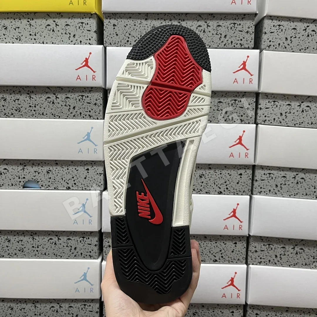 나이키 [GX] 화이트 블랙 레드 IM4002-100 201301 Nike Flight Club 상세 이미지 4