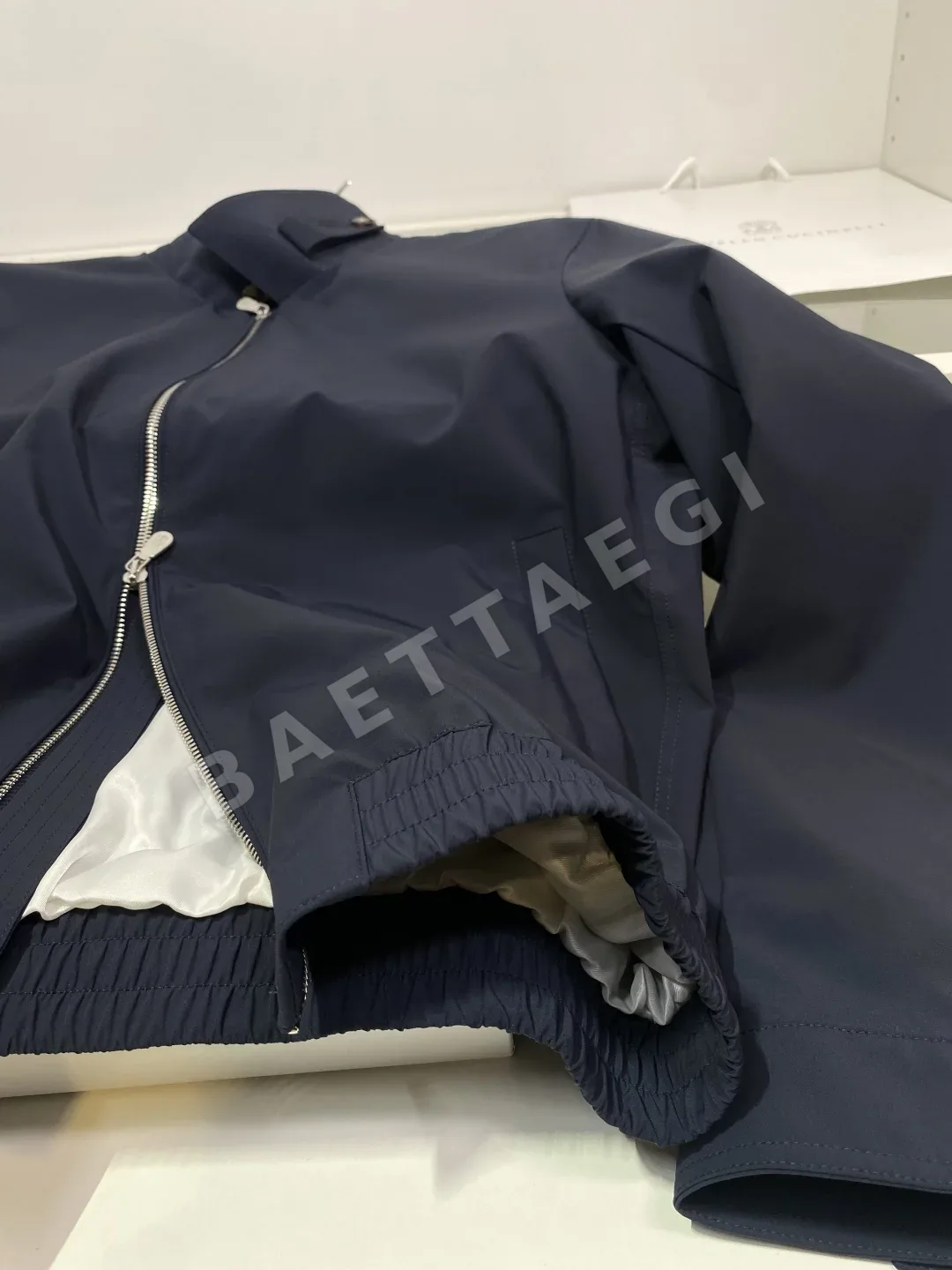 브루넬로쿠치넬리 네이비 베이지 더블 카라 남성 자켓 상세 이미지 4