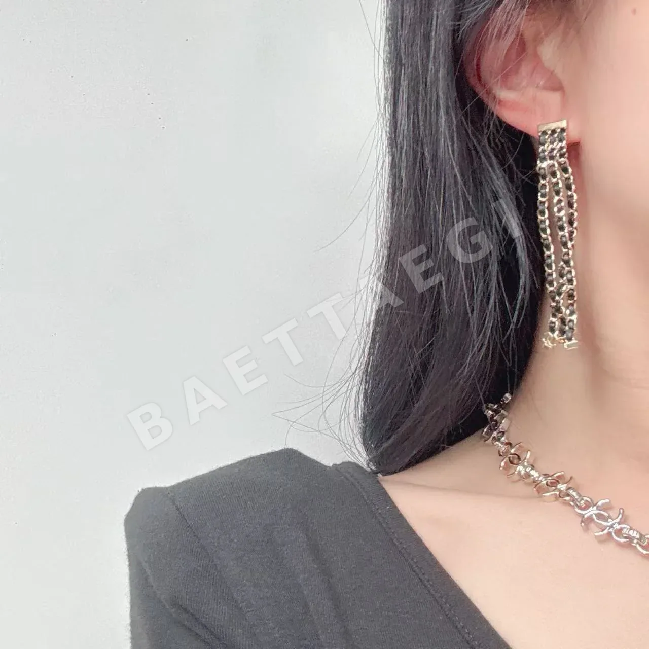 샤넬 플라워 장식 귀걸이 153451